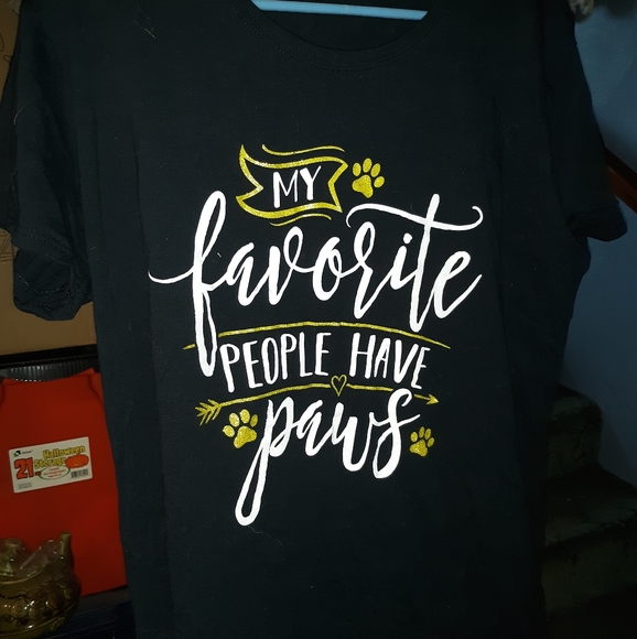 My favorite people have paws tshirt - Picture 1 of 2